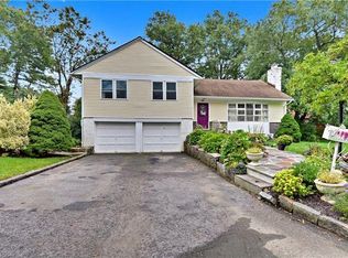 241 Stratton Rd, New Rochelle, NY 10804