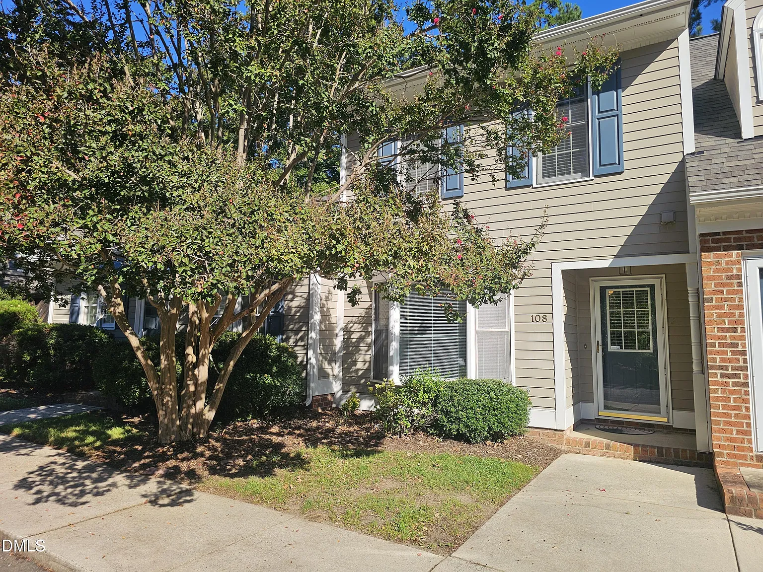 2 bed, 2.0 bath, 1276 sqft, $1,600 — Photo 1