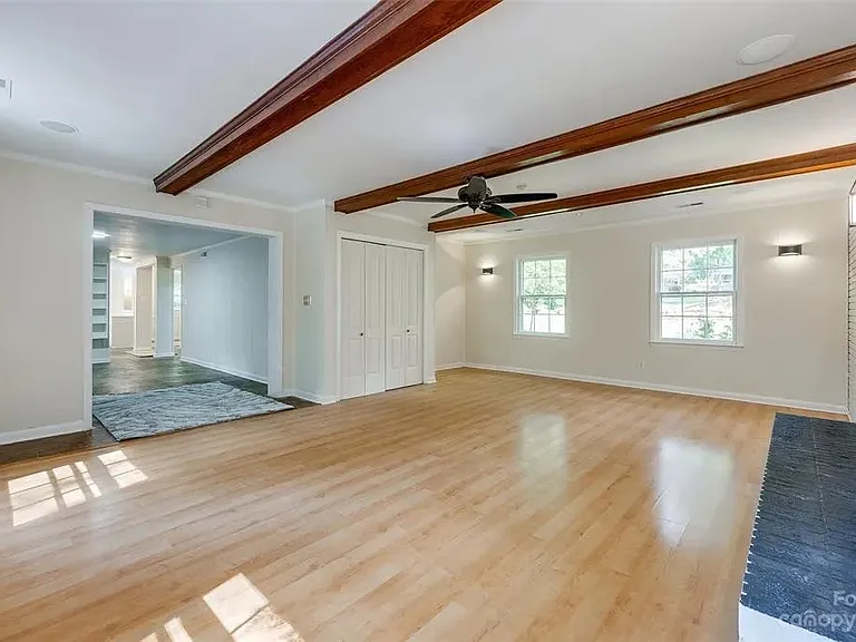 7 Park Dr — Photo 5
