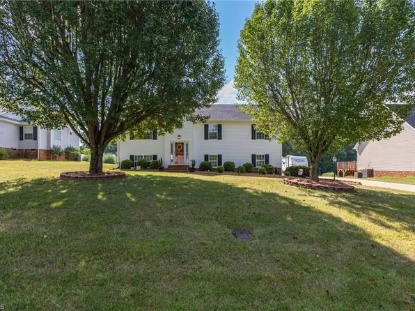 180 Tumbleweed Dr, Winston Salem, NC 27127
