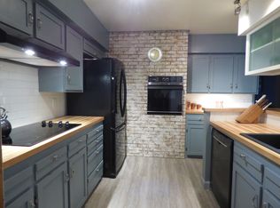 9801 W 3rd St N, Wichita, KS 67212