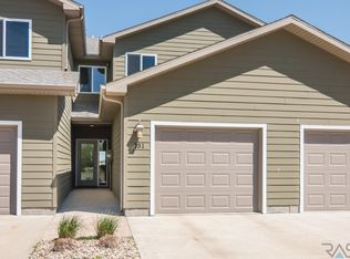 131 Silver Creek Dr, Wentworth, SD 57075