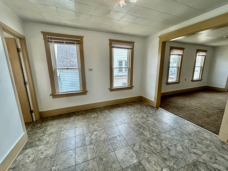 1020 W 18th St #2 — Photo 5