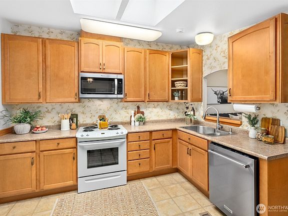 4th image of 7342 Sunny Lane