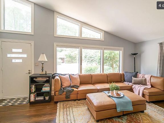 4th image of 633 Stacy St