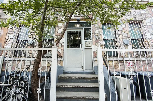 Rented by Lofts and Flats LLC | media 32