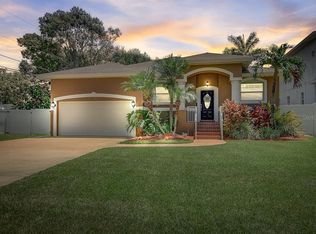 8537 Riverside Dr NE, Saint Petersburg, FL 33702