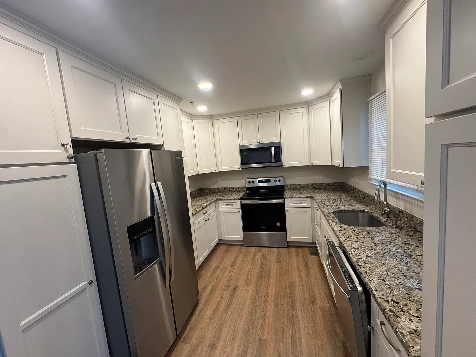 3 bed, 1400 sqft, $2,900 — Photo 3
