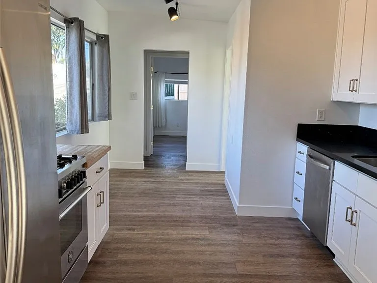 919 N Herrin St — Photo 9