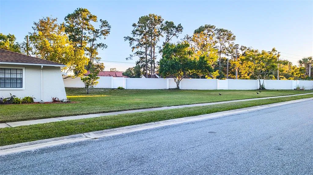3 bed, 2.5 bath, 1626 sqft, $2,700 — Photo 3