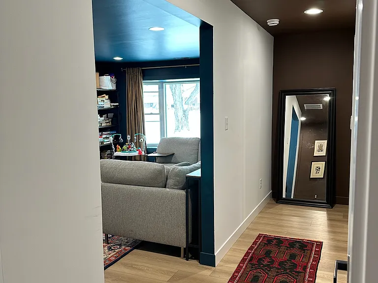 302 N Bluff Rd — Photo 9
