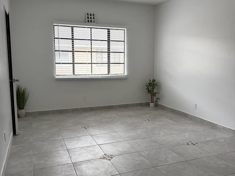 13071 San Fernando Rd #2 — Photo 2