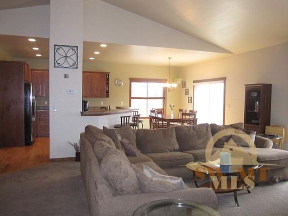 5th image of 317 Shelter Grove Cir