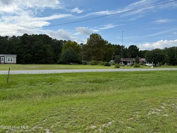 8274 US-701 Highway, Elizabethtown, NC 28337