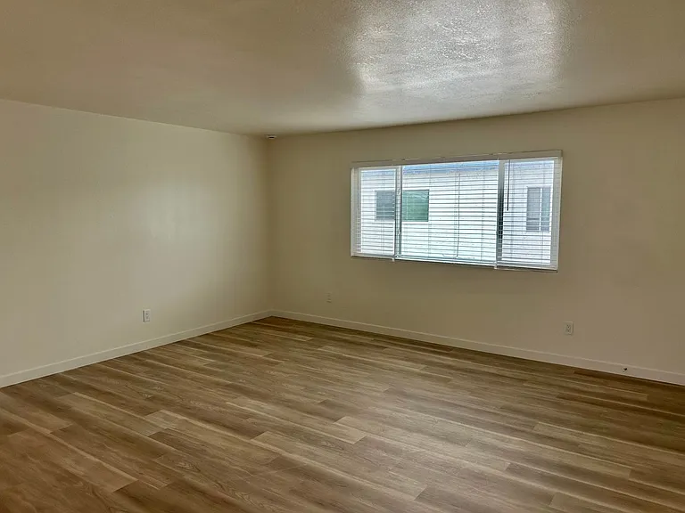 13 - R. Tuler & E. Edwards — Photo 14