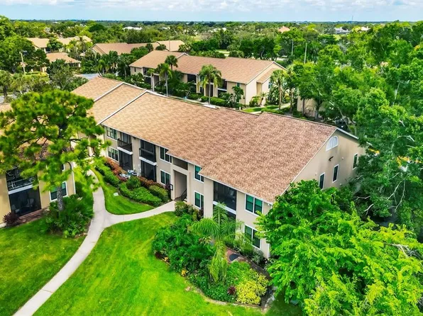 4001 Crockers Lake Blvd #27, Sarasota, FL 34238