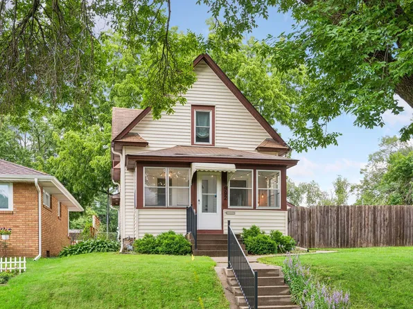 992 Bellows St, West Saint Paul, MN 55118