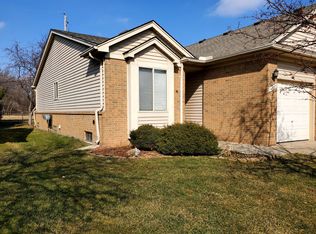 4037 Heatherwood Ct, Warren, MI 48092