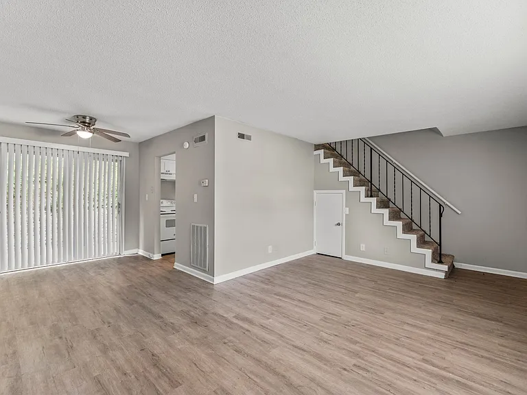 East Ridge Flats and Townhomes — Photo 12