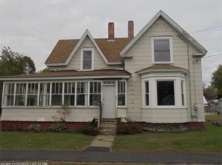 22 Park St, Madison, ME 04950