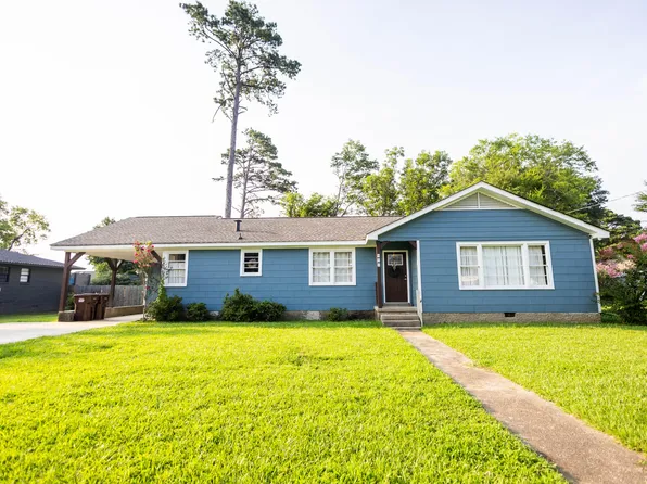 911 8th Ave N, Amory, MS 38821