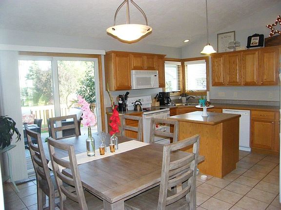 3rd image of 2819 W 43rd Street Pl