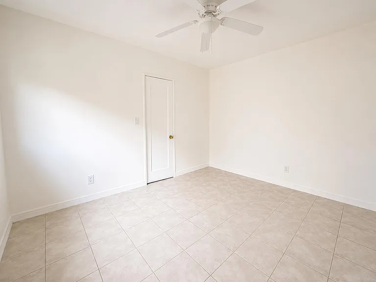 1724 NE 17th St #1-2 — Photo 16
