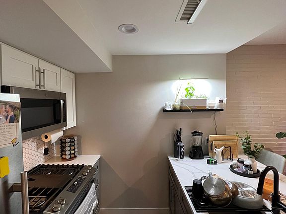 3rd image of 1651 Washington St #207B