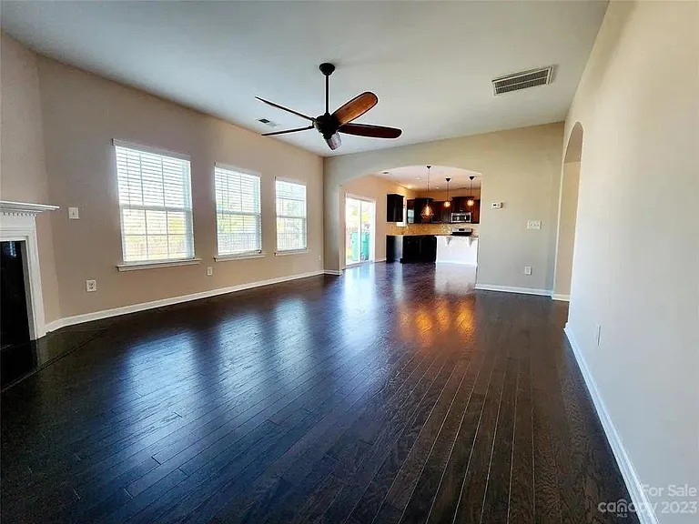 10420 Paisley Abbey Ln — Photo 2