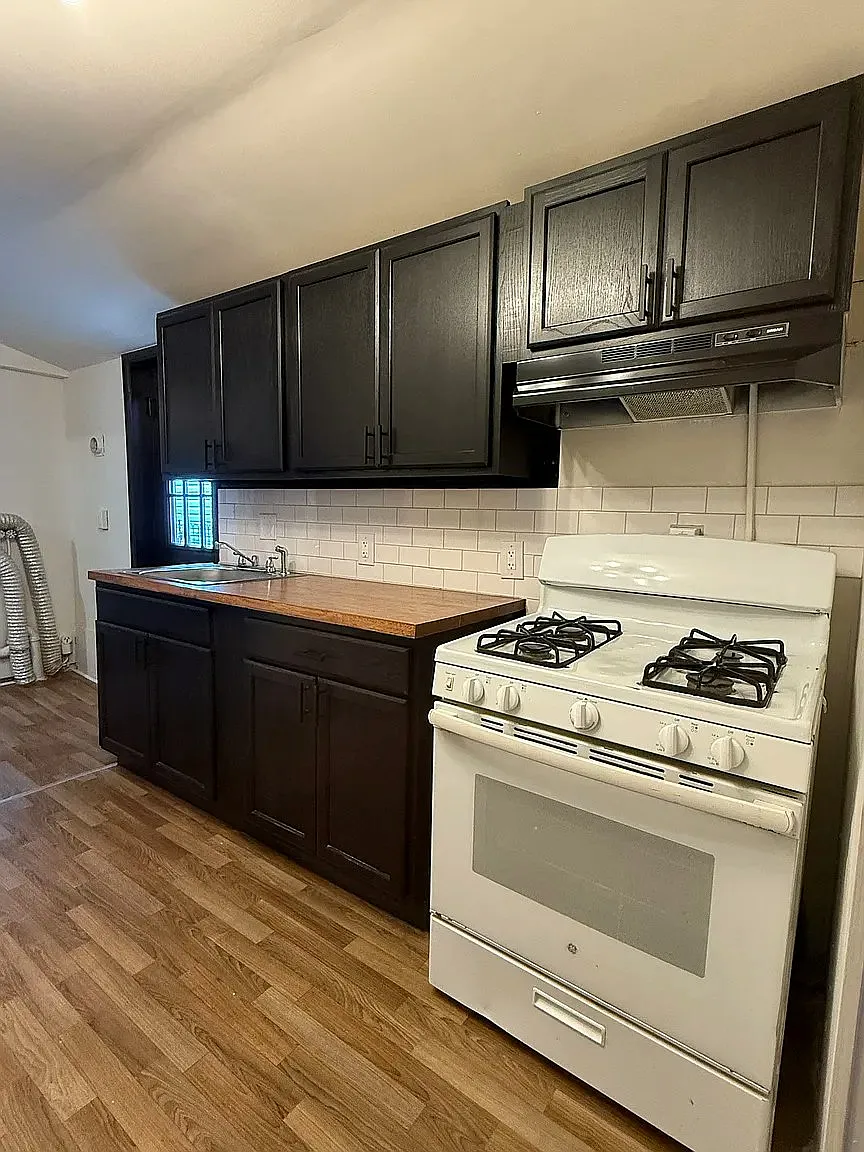 408 Lafayette St — Photo 2