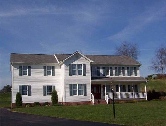 1st image of 19090 Essex Dr