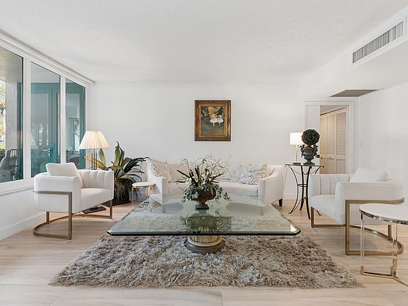 3rd image of 100 SE 5th Avenue #102