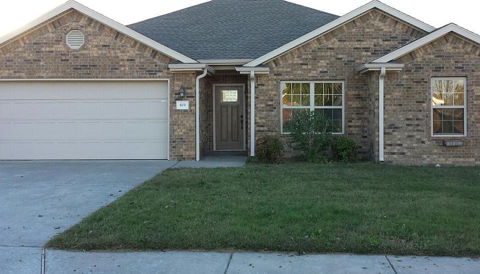 1st image of 679 Olivia Ln