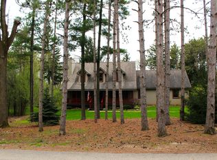 N7640 Pine Knolls Dr, Whitewater, WI 53190