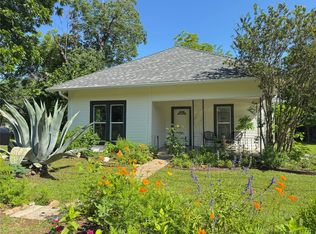 302 E Brenham St, Elgin, TX 78621