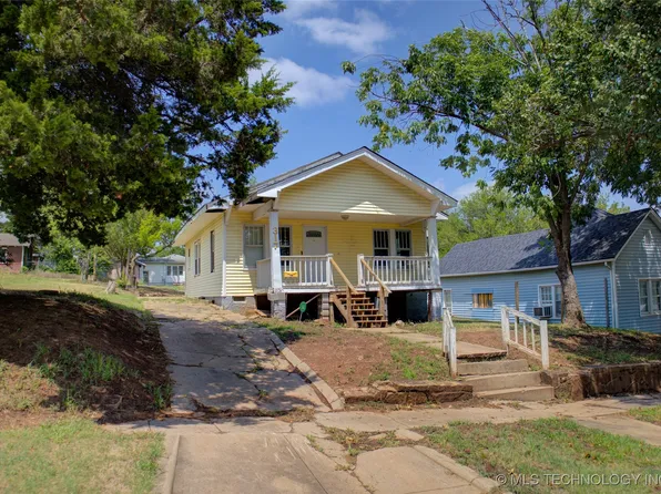 317 W 9th Ave, Bristow, OK 74010