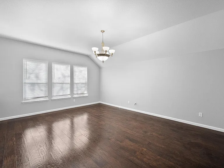 2204 Windcastle Dr — Photo 24