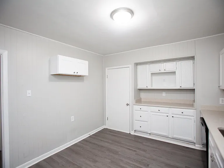 4701 Atkins St — Photo 9