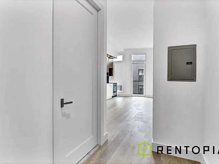 74 N 1st St #3D — Photo 6