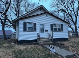 732 Pleasant St, Rockwell City, IA 50579