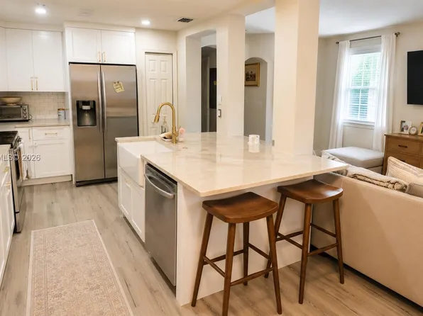 10902 NW 83rd St APT 223, Doral, FL 33178