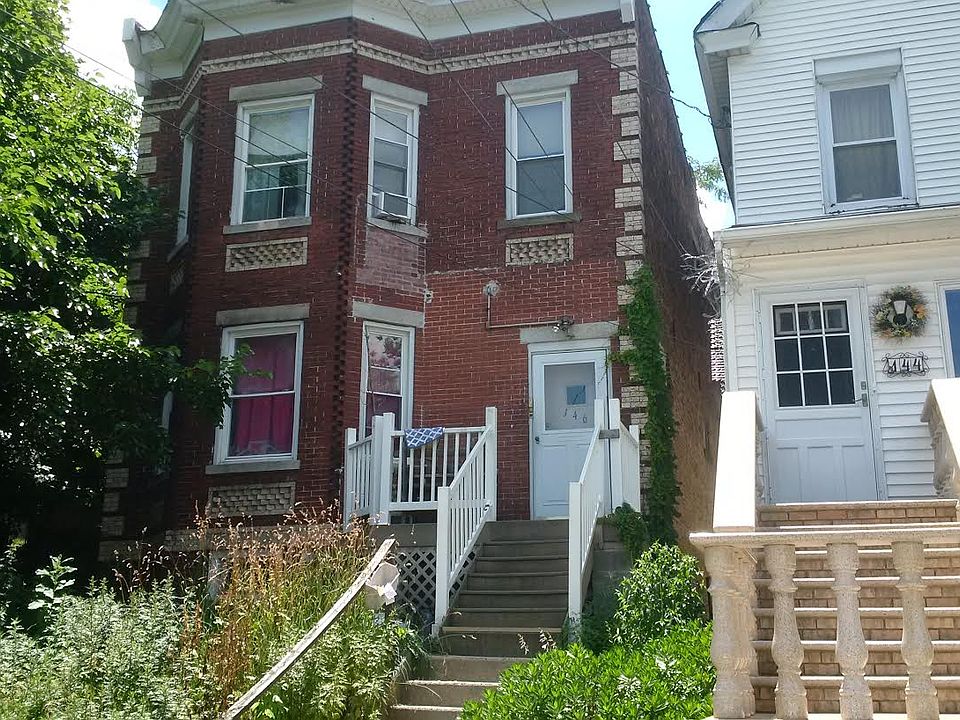 1st image of 146 Pine Pl