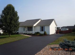 63 Somerset Dr, Weyers Cave, VA 24486
