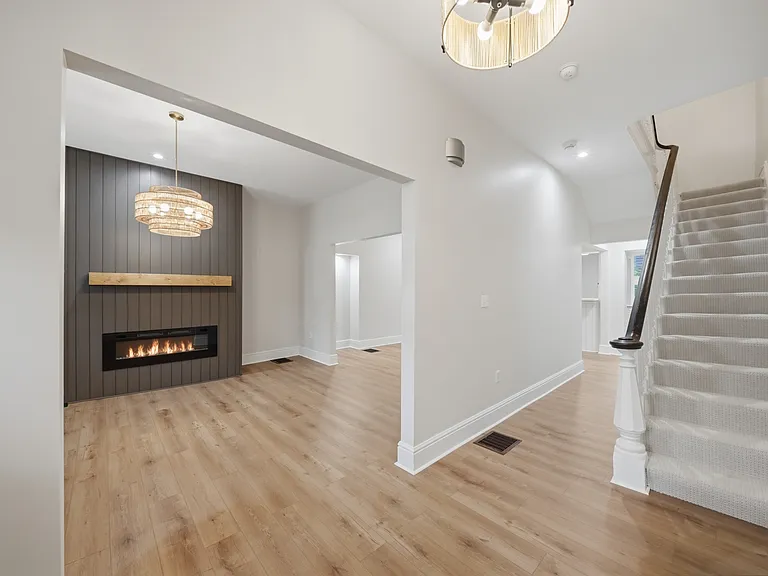 357 Lehigh Ave — Photo 10