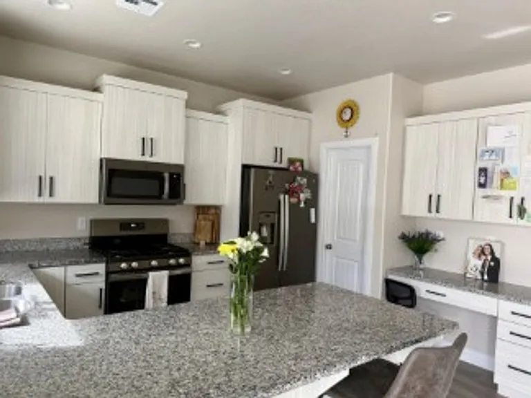 668 E Fiddlers Canyon Rd #11 — Photo 6