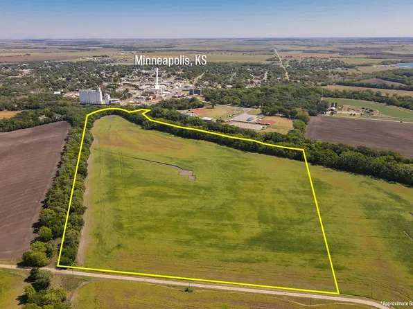 449/ACRE S 112th Rd, Minneapolis, KS 67467