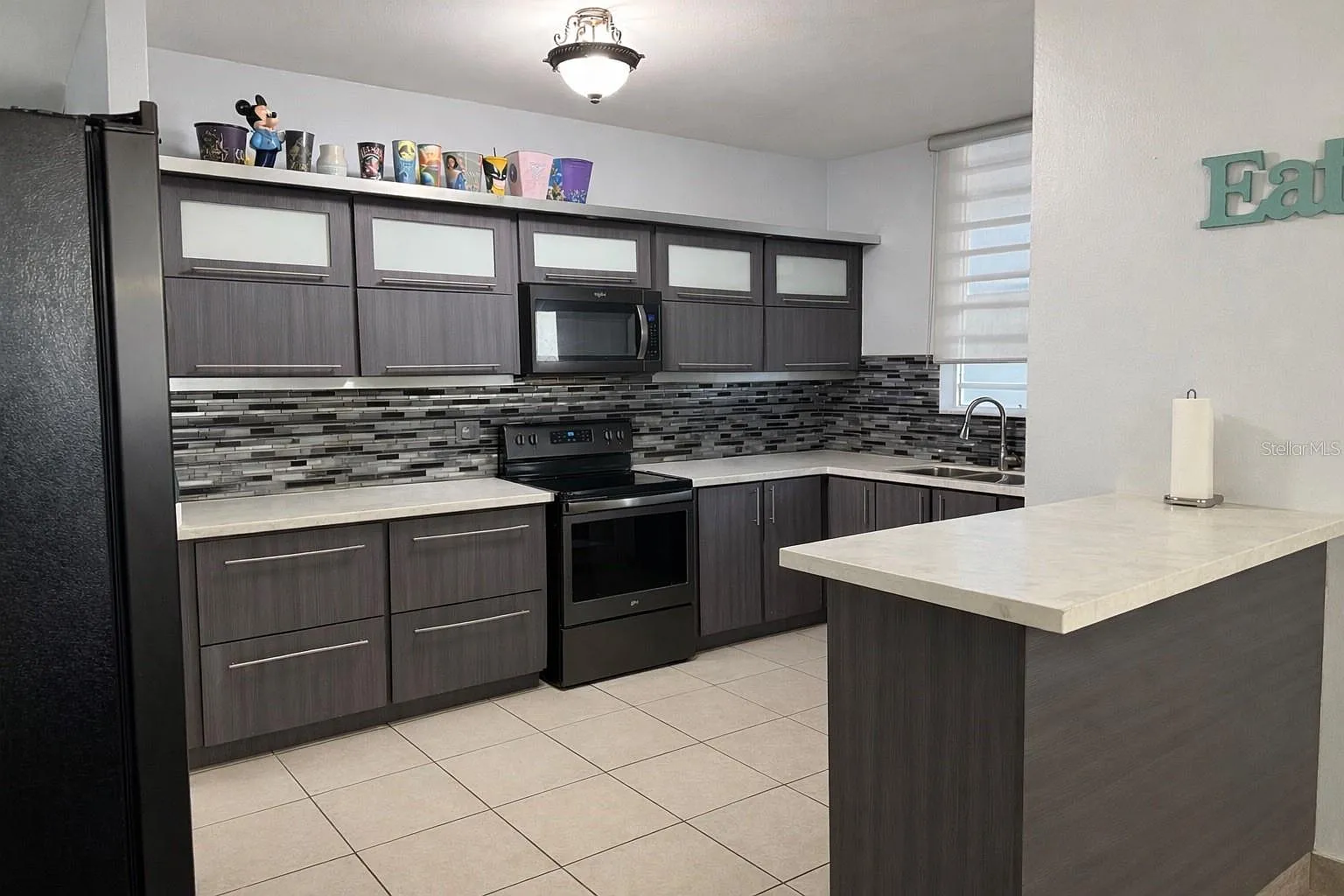 4 bed, 4.0 bath, 1776 sqft, $2,850 — Photo 3