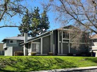 221 Grayson Way APT B, Upland, CA 91786