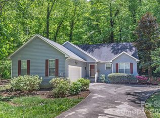 103 Hillside Dr, Swannanoa, NC 28778