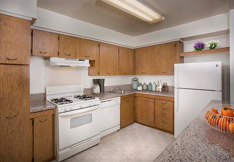 Deerfield Run & Village Square North Apartments — Photo 4